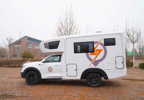 夏季，這里溫度剛好，還適宜選房車