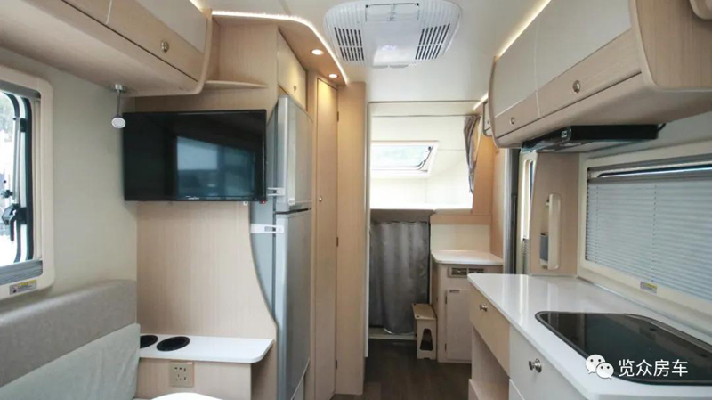 老人孩子房車旅行，選擇這款房車合適