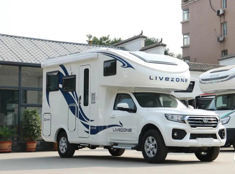 帶老人孩子出行，適合選這款房車