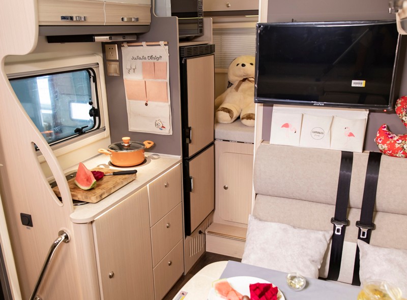 皮卡房車和依維柯房車你會選哪種? 皮卡房車和依維柯房車你會選哪種?