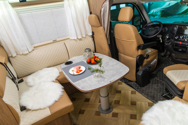 2021年開(kāi)年房車展還有新車喲