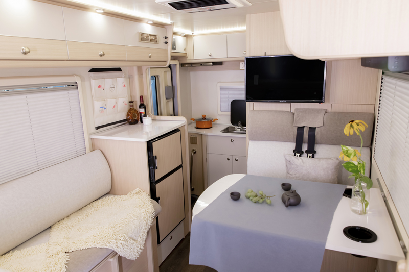 國六汽油四驅房車，還有兩張大床