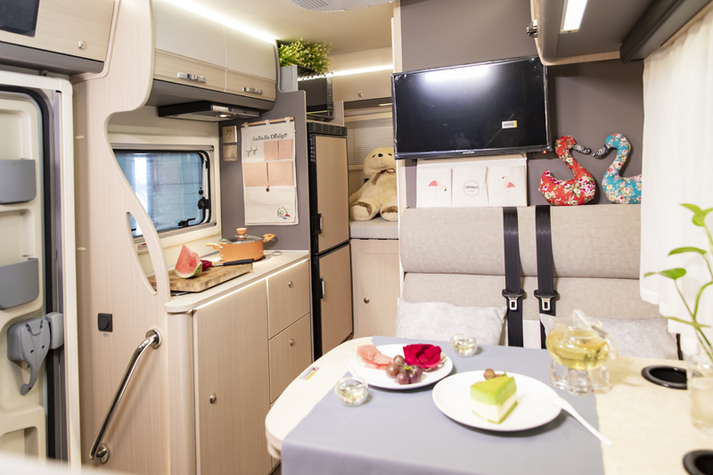 自由炮領銜,引爆成都房車展 自由炮領銜,引爆成都房車展