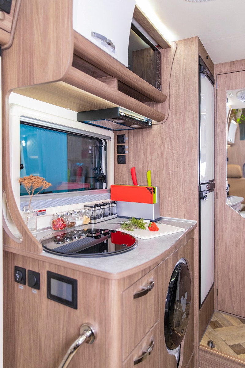 品質(zhì)、安全、舒適、空間,這款房車沒得挑 品質(zhì)、安全、舒適、空間,這款房車沒得挑