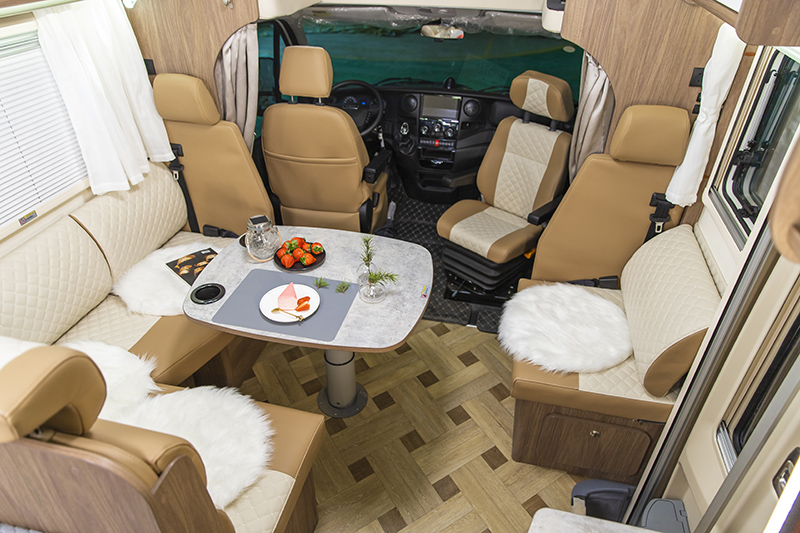 很多人喜歡睡這款房車，確實舒服