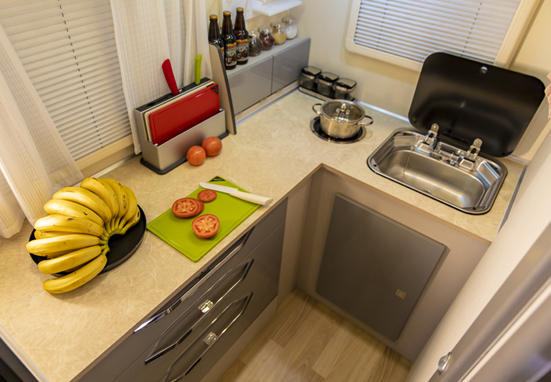 動力+豐富配置，這樣的房車省心、舒心