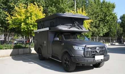 2.0T+四驅(qū)，高僅2.2米，能入地庫，這款硬核升頂房車你愛了嗎？